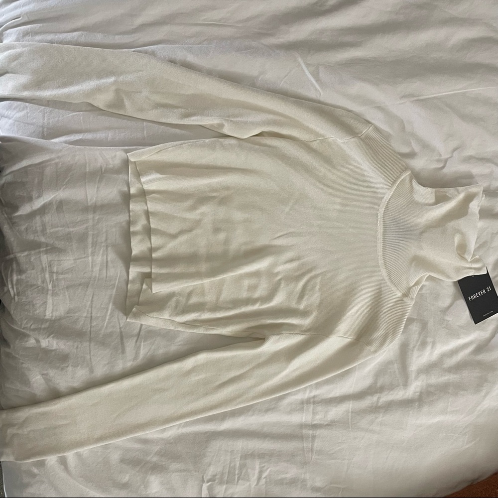 NWT White Cropped Turtleneck
